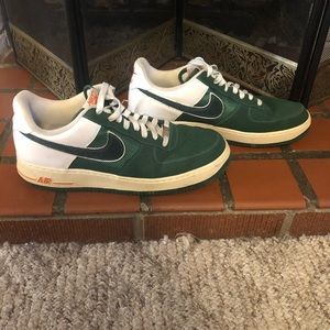 Nike Air Force 1 82  Low Top Sneakers Green Swoosh